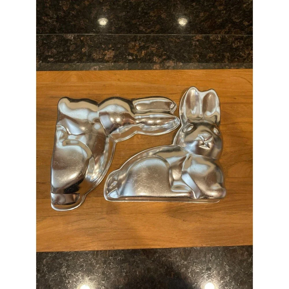 Vintage Cast Aluminum Lamb and rabbit jello/cake Mold